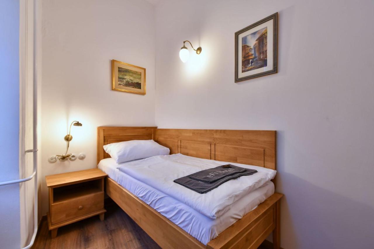 Zamek Racice Hotel ภายนอก รูปภาพ
