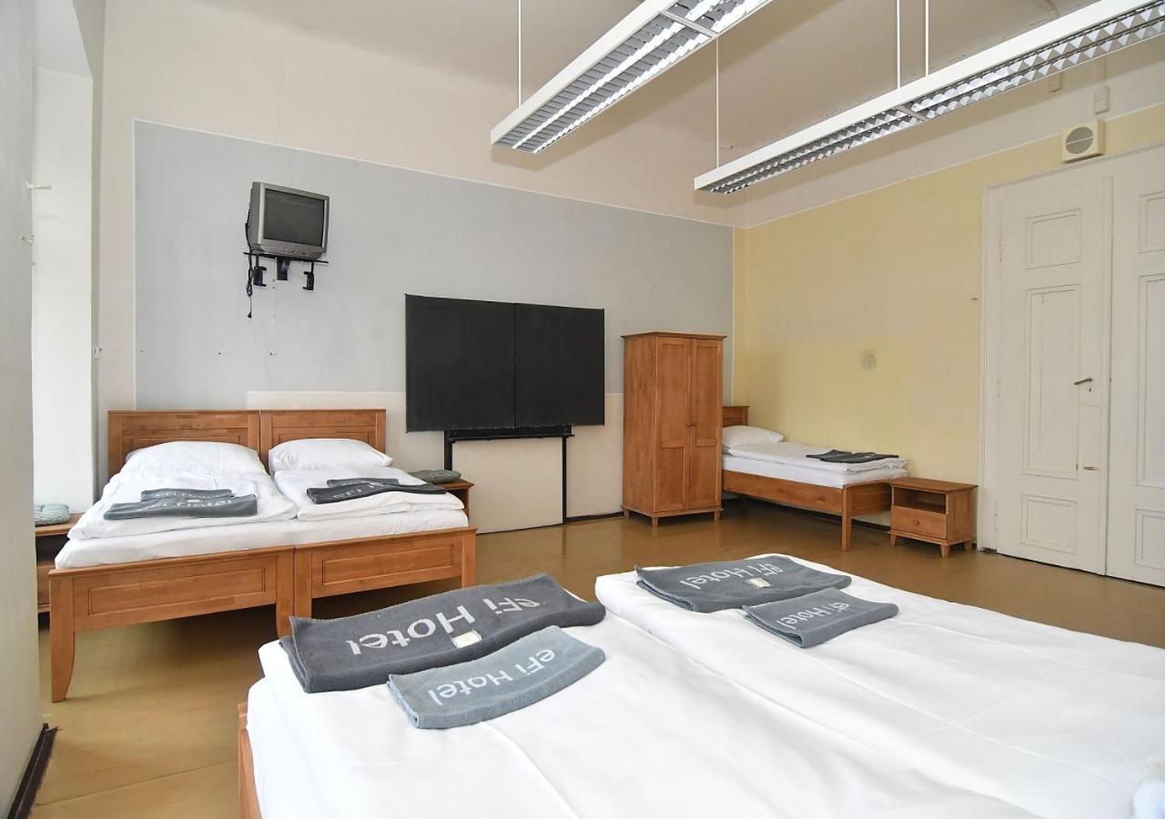 Zamek Racice Hotel ภายนอก รูปภาพ