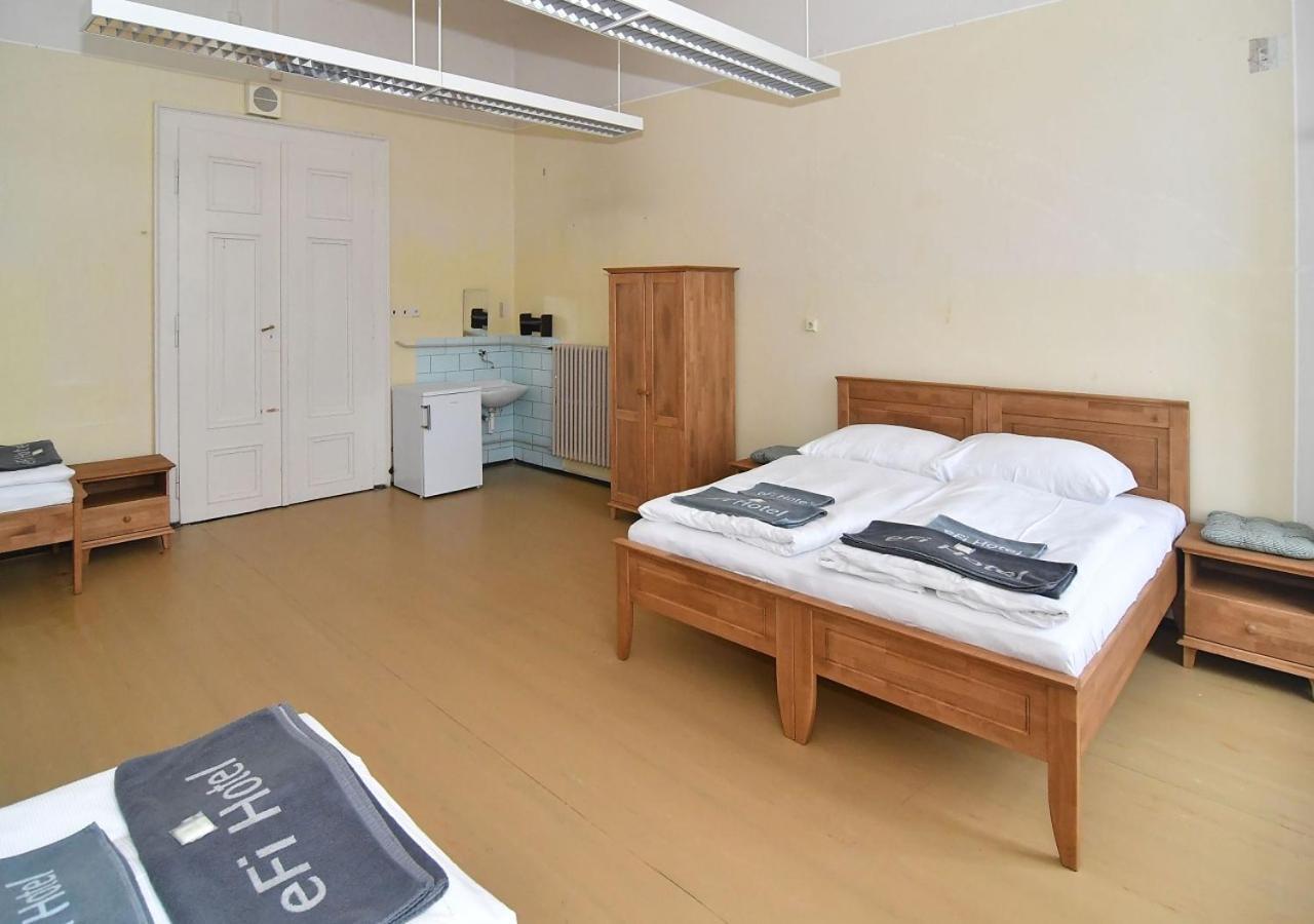 Zamek Racice Hotel ภายนอก รูปภาพ